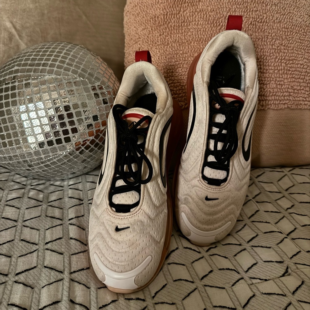 Women’s Nike Air Max 720